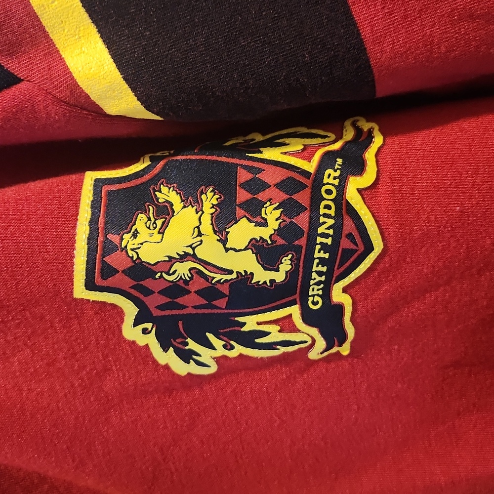 Harry Potter Griffindor Robe - Picture 6 of 6